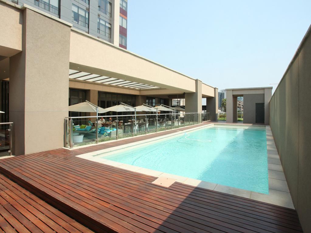 Luxurious Sandton Skye Apartment Exterior photo